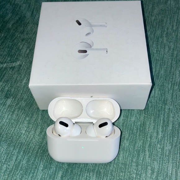 AirPods Pro- Make an Offer! - Picture 7 of 16